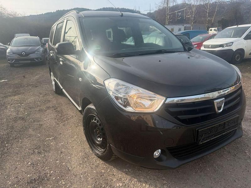 Gebraucht Dacia Lodgy Celebration 107 PS (78 kW) 2013 Schwarz Van / Kleinbus