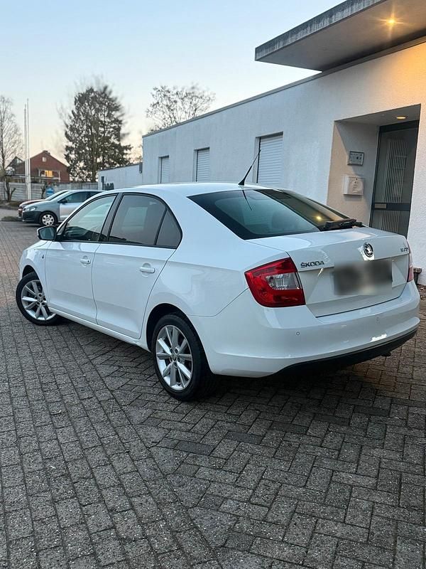 Gebraucht Skoda Rapid 110 PS (80 kW) 2014 Weiß Kleinwagen