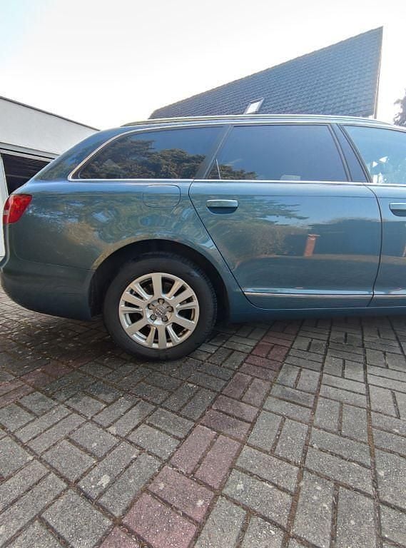 Gebraucht Audi A6 Sport 170 PS (125 kW) 2011 Blau Kombi