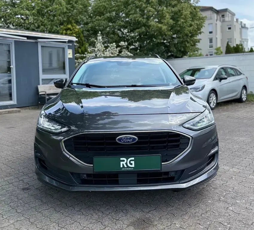 Gebraucht Ford Focus Cool & Connect 120 PS (88 kW) 2022 Grau Limousine