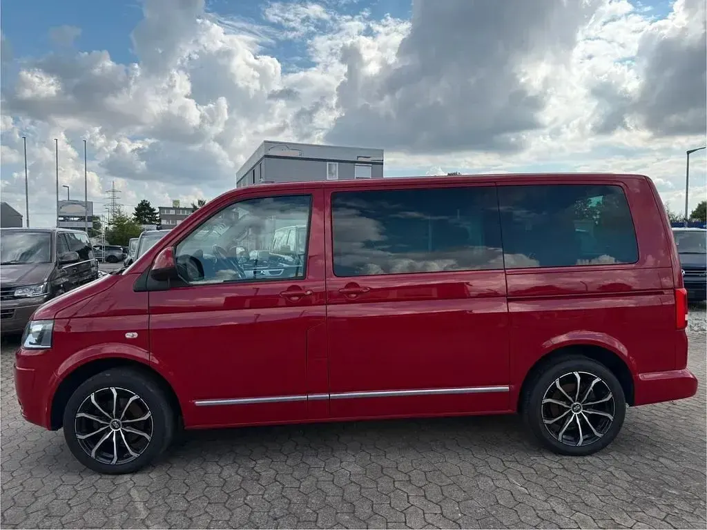Gebraucht VW Multivan Comfortline 140 PS (102 kW) 2015 Rot Van / Kleinbus