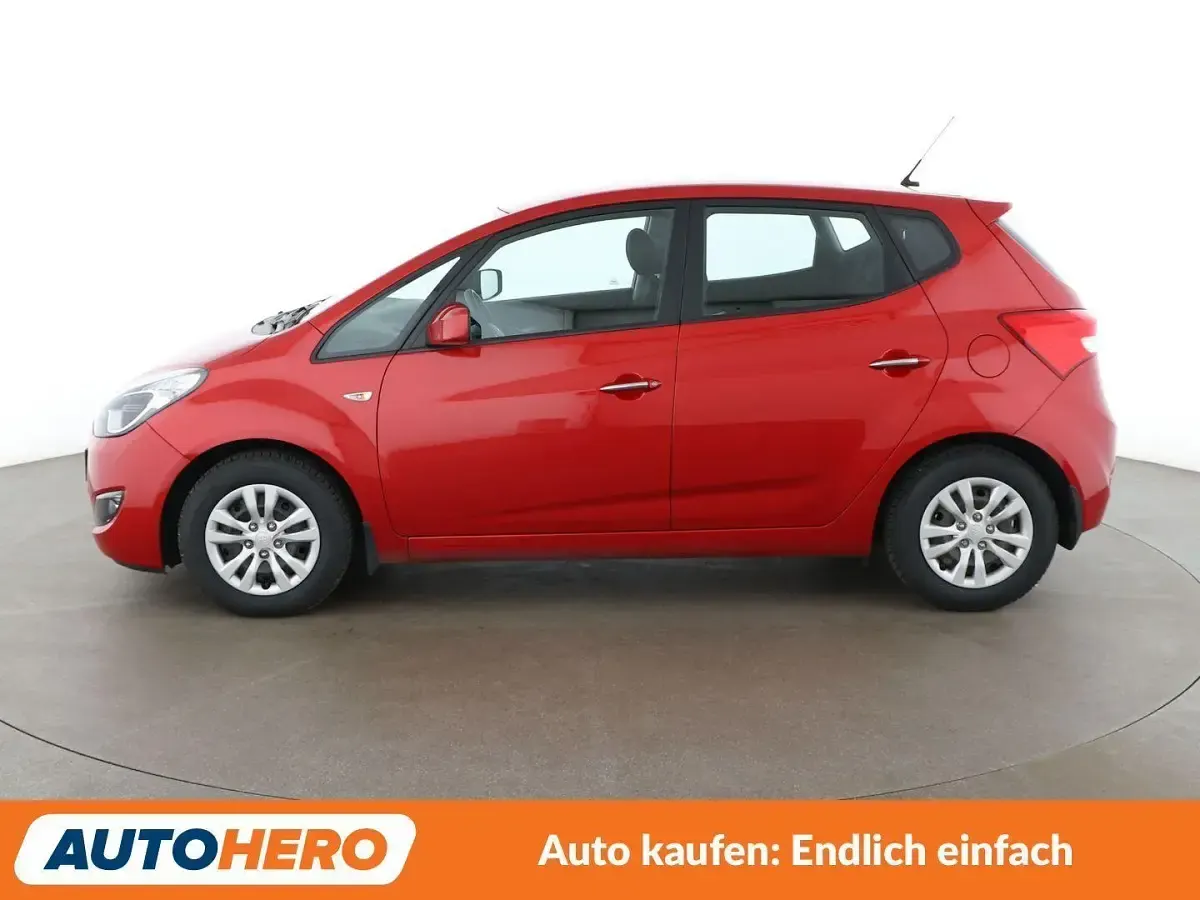 Gebraucht Hyundai ix20 Basis 90 PS (66 kW) 2015 Rot Kleinwagen