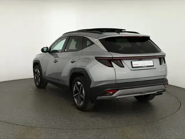 Neu Hyundai Tucson 150 PS (110 kW) 2025 Silber SUV