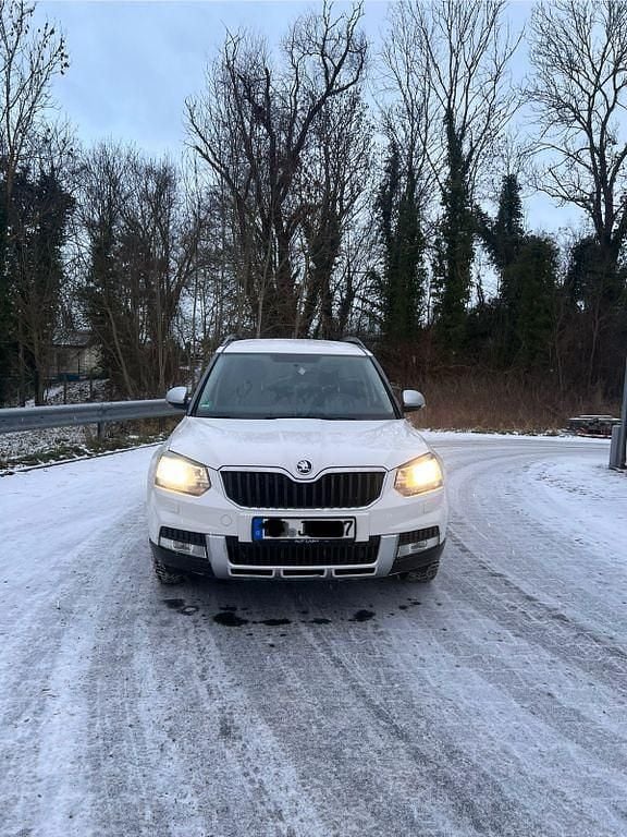 Gebraucht Skoda Yeti Active 105 PS (77 kW) 2014 Weiß SUV