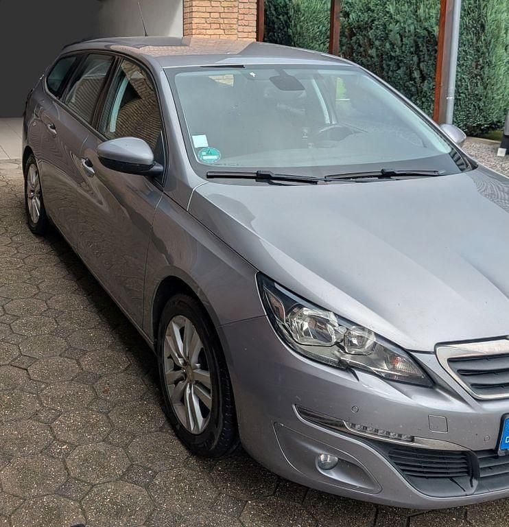 Gebraucht Peugeot 308 SW Active 116 PS (85 kW) 2015 Grau Kombi