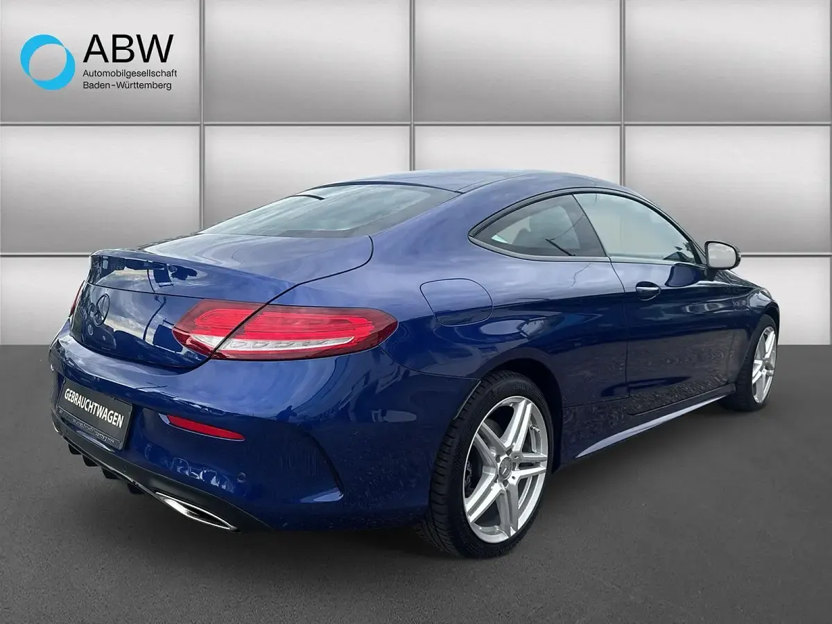Gebraucht Mercedes C200 AMG line 184 PS (135 kW) 2017 Blau Coupé