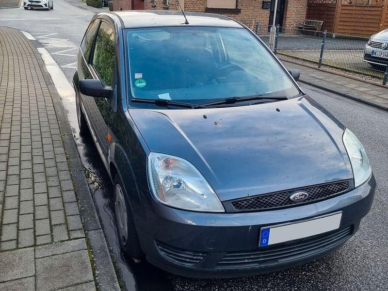 Gebraucht Ford Fiesta 60 PS (44 kW) 2004 Grau Kleinwagen