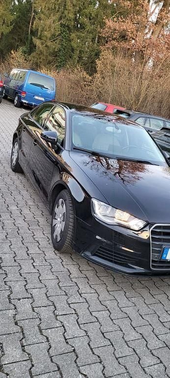 Gebraucht Audi A3 Ambiente 140 PS (102 kW) 2014 Schwarz Limousine