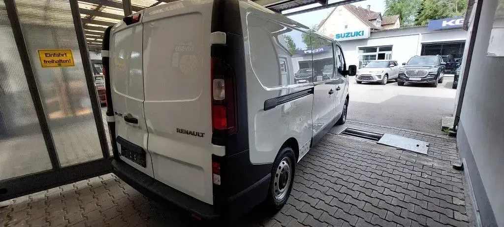 Gebraucht Renault Trafic Komfort 120 PS (88 kW) 2021 Weiß Van / Kleinbus