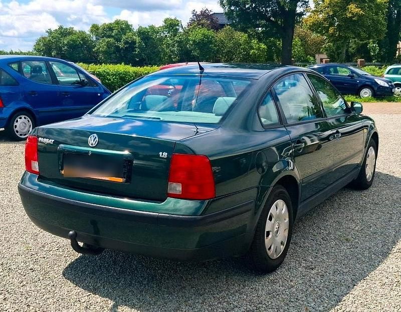 Gebraucht VW Passat 125 PS (91 kW) 1999 Grün Limousine