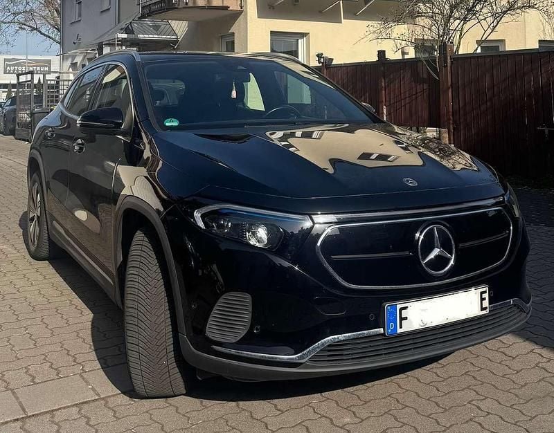 Gebraucht Mercedes EQA250 139 kW (190 PS) 2022 Schwarz SUV
