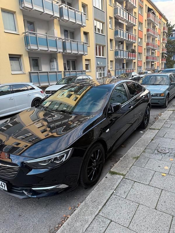 Blau Gebraucht 2018 Opel Insignia Limousine | 12.000 € - Bild 1/4