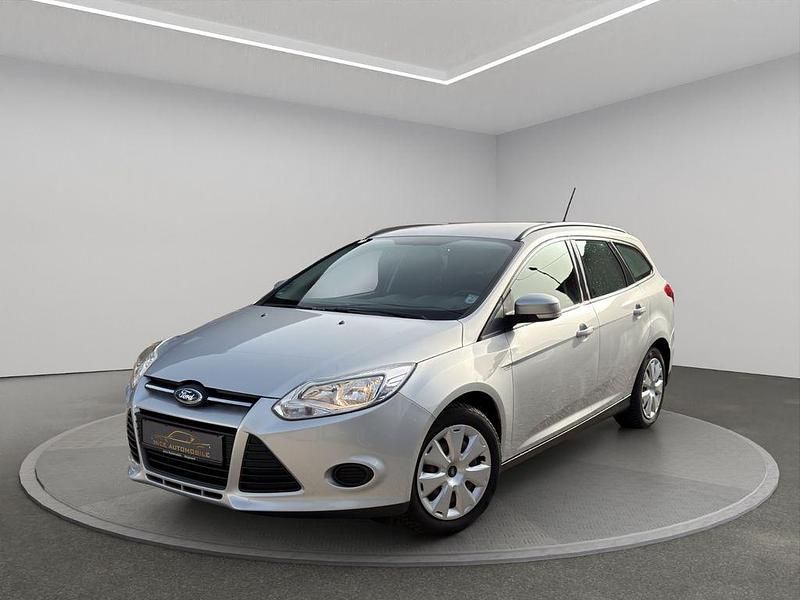 Gebraucht Ford Focus Trend 101 PS (74 kW) 2013 Silber Limousine