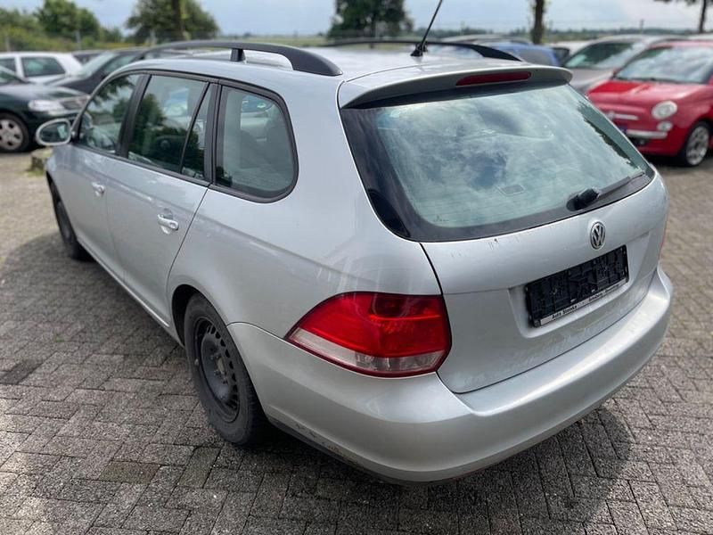 Gebraucht VW Golf V Trendline 105 PS (77 kW) 2008 Silber Kombi