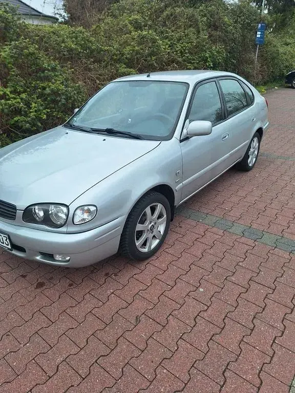 Gebraucht Toyota Corolla Sol 110 PS (80 kW) 2001 Silber Limousine