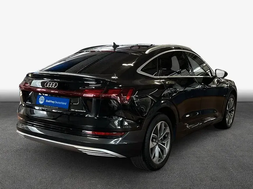 Gebraucht Audi e-tron Sportback Advanced 300 kW (408 PS) 2023 Mythosschwarz metallic SUV