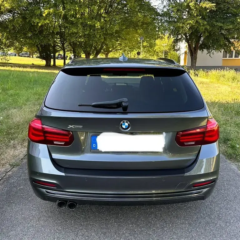 Gebraucht BMW 320 Sport Line 190 PS (139 kW) 2019 Grau Kombi