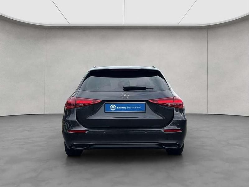 Gebraucht Mercedes C300 Avantgarde 258 PS (189 kW) 2023 Schwarz Kombi
