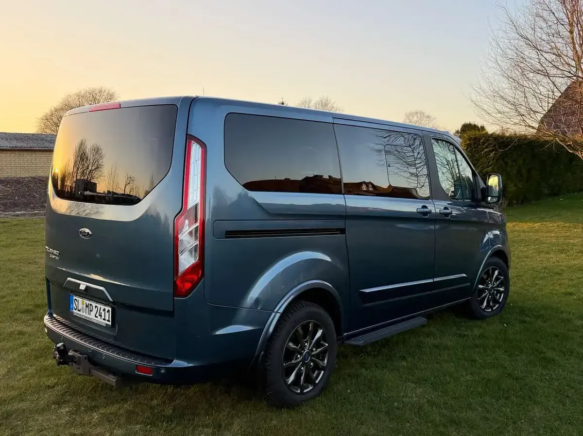 Gebraucht Ford Tourneo Titanium X 185 PS (136 kW) 2019 Blau Van / Kleinbus