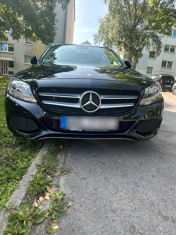 Schwarz Gebraucht 2016 Mercedes C220 Kombi | 13.350 € (Guter Preis) - Bild 1/4