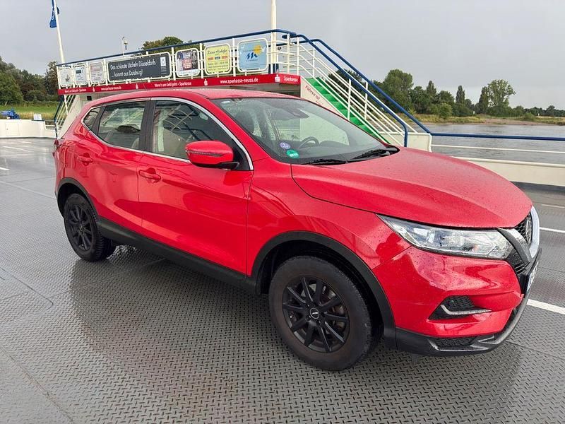 Rot Gebraucht 2018 Nissan Qashqai Visia SUV | 12.900 € (Fairer Preis) - Bild 1/4