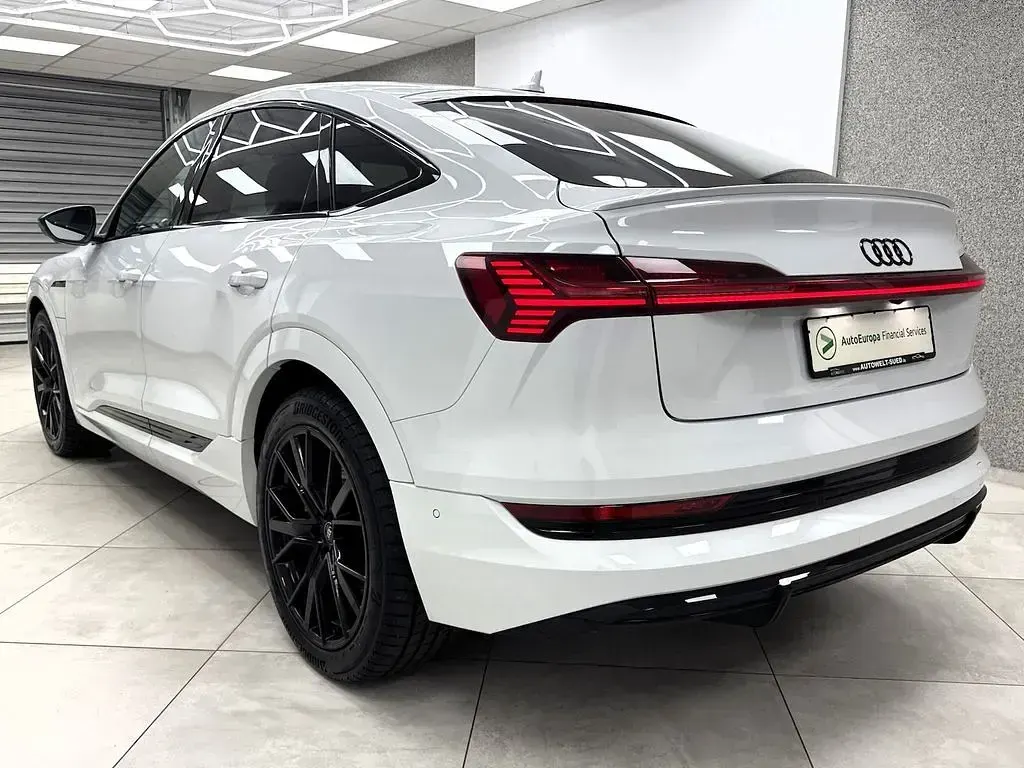 Gebraucht Audi e-tron Sportback Black Edition 300 kW (408 PS) 2023 Weiß SUV