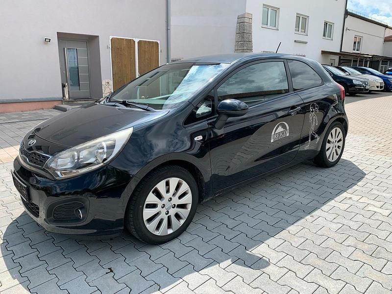 Schwarz Gebraucht 2014 Kia Rio 2 Kleinwagen | 3.950 € (Superpreis) - Bild 1/4