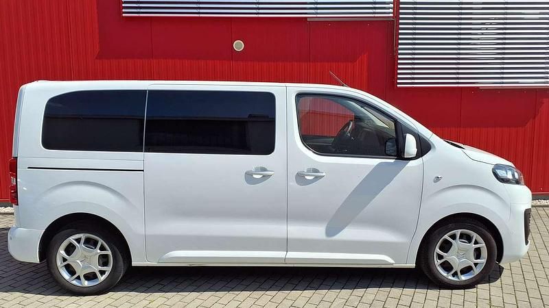 Gebraucht Citroën Spacetourer Feel 150 PS (110 kW) 2019 Polarweiss Van / Kleinbus