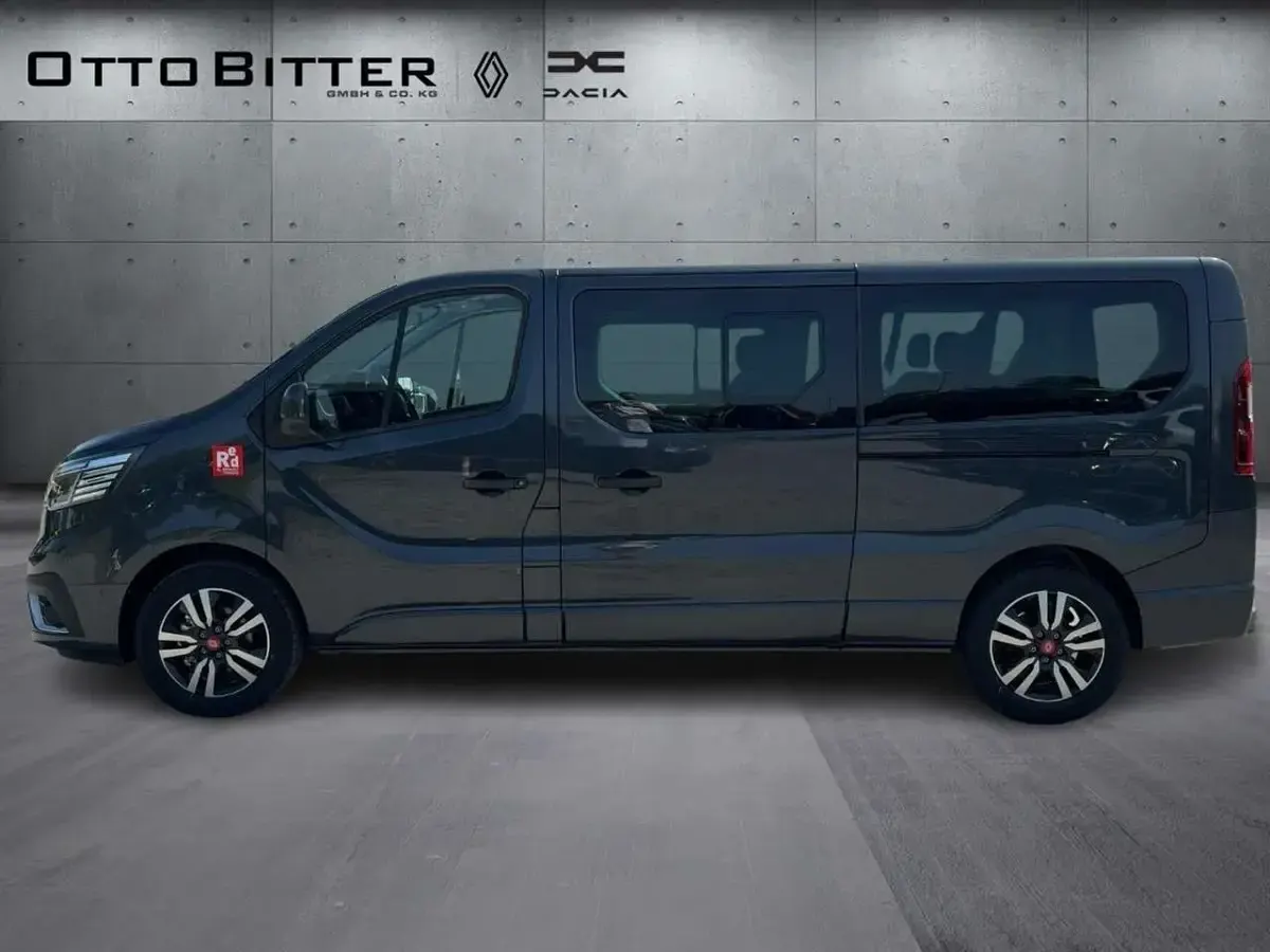 Neu Renault Trafic 150 PS (110 kW) 2026 Kometengrau Van / Kleinbus