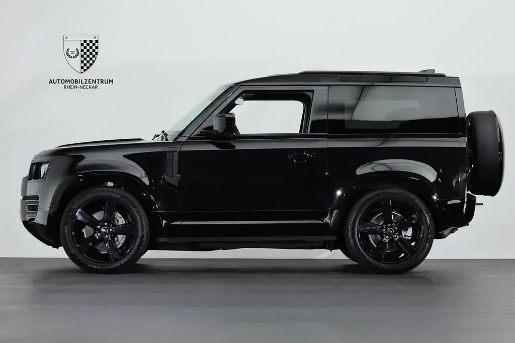Gebraucht Land Rover Defender SE Dynamic 300 PS (220 kW) 2025 Santorini black SUV