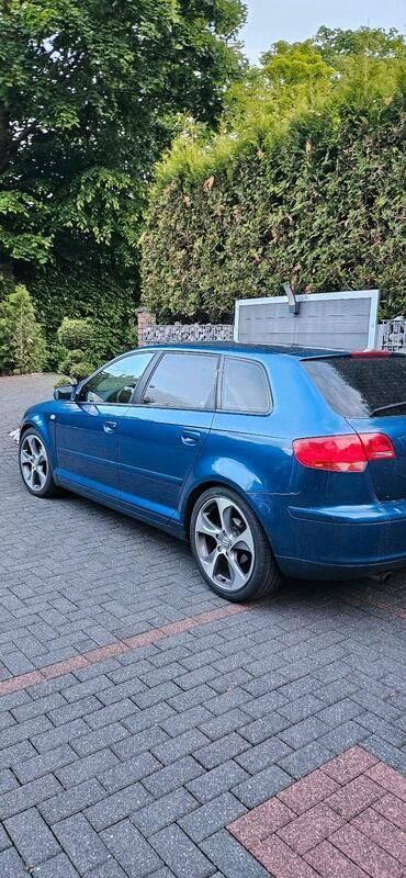 Blau Gebraucht 2004 Audi A3 Sportback Limousine | 2.900 € - Bild 1/4