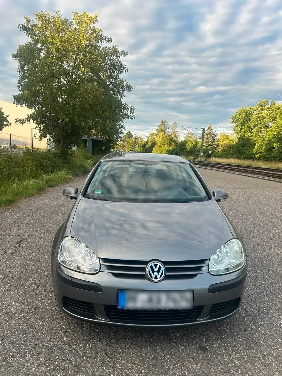 Gebraucht VW Golf IV 102 PS (75 kW) 2005 Grau Limousine