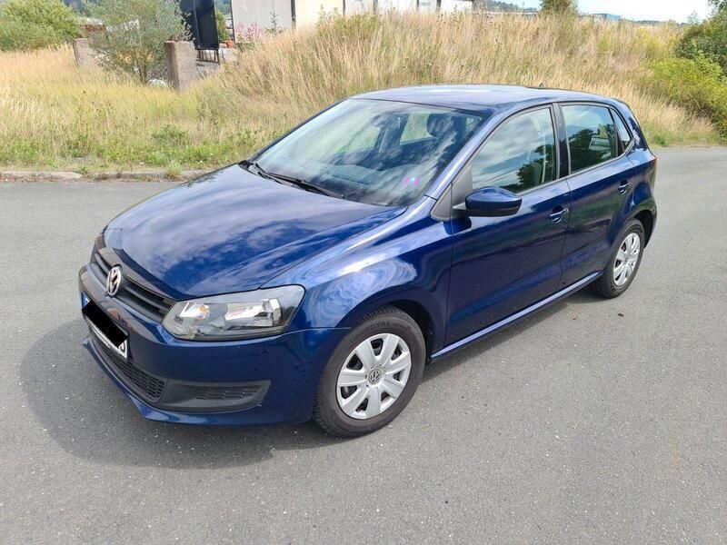 Blau Gebraucht 2010 VW Polo Trendline Limousine | 4.699 € (Fairer Preis) - Bild 1/4