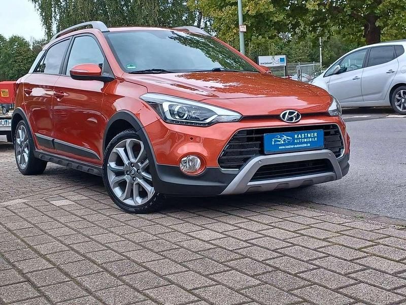 Orange Gebraucht 2016 Hyundai i20 Active Kleinwagen | 11.990 € (Teuer) - Bild 1/4