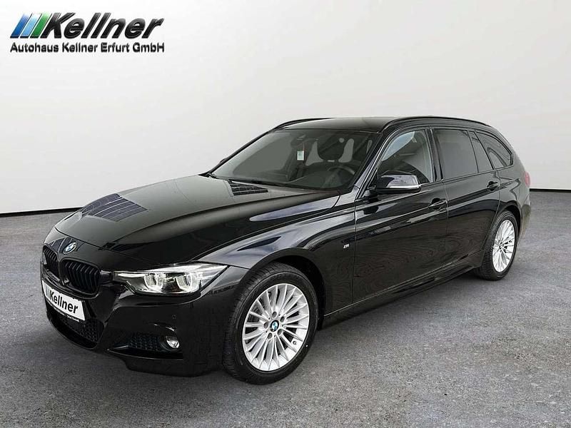 Black sapphire metallic Gebraucht 2019 BMW 320 M Sport Kombi | 26.880 € (Guter Preis) - Bild 1/4