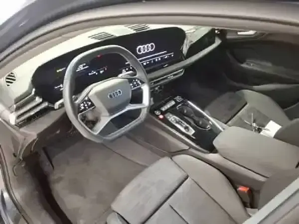Gebraucht Audi A5 Basis 204 PS (150 kW) 2025 Horizontblau metallic Limousine