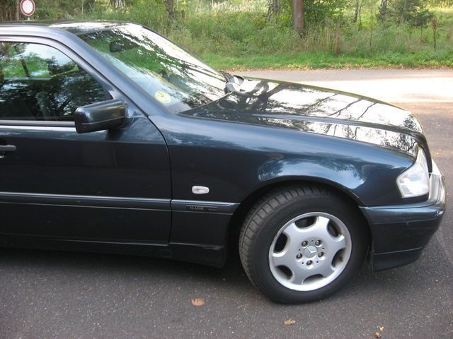 Gebraucht Mercedes C200 102 PS (75 kW) 2000 Schwarz metallic Limousine