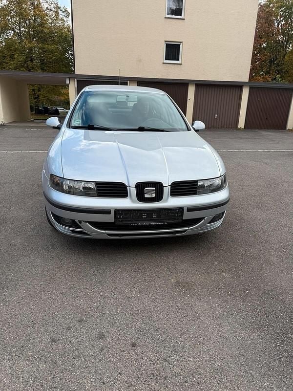 Andere farben Gebraucht 2005 Seat Leon Limousine | 2.000 € (Etwas zu teuer) - Bild 1/4