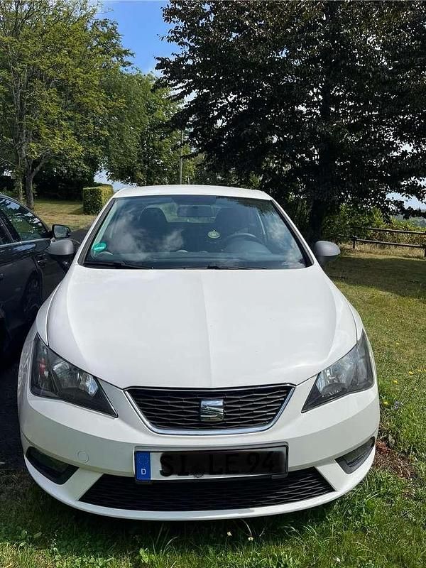 Weiß Gebraucht 2015 Seat Ibiza SC Ecomotive Kleinwagen | 5.850 € (Fairer Preis) - Bild 1/4
