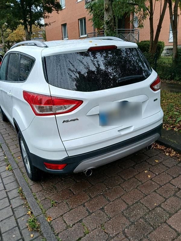 Gebraucht Ford Kuga 150 PS (110 kW) 2015 Weiß SUV