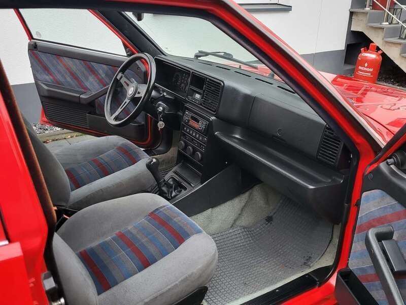 Rot Gebraucht 1990 Lancia Delta Limousine | 9.000 € - Bild 1/4