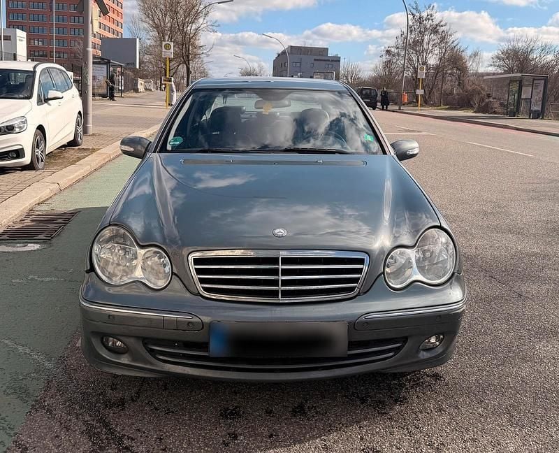 Gebraucht Mercedes C200 122 PS (89 kW) 2006 Blau Limousine