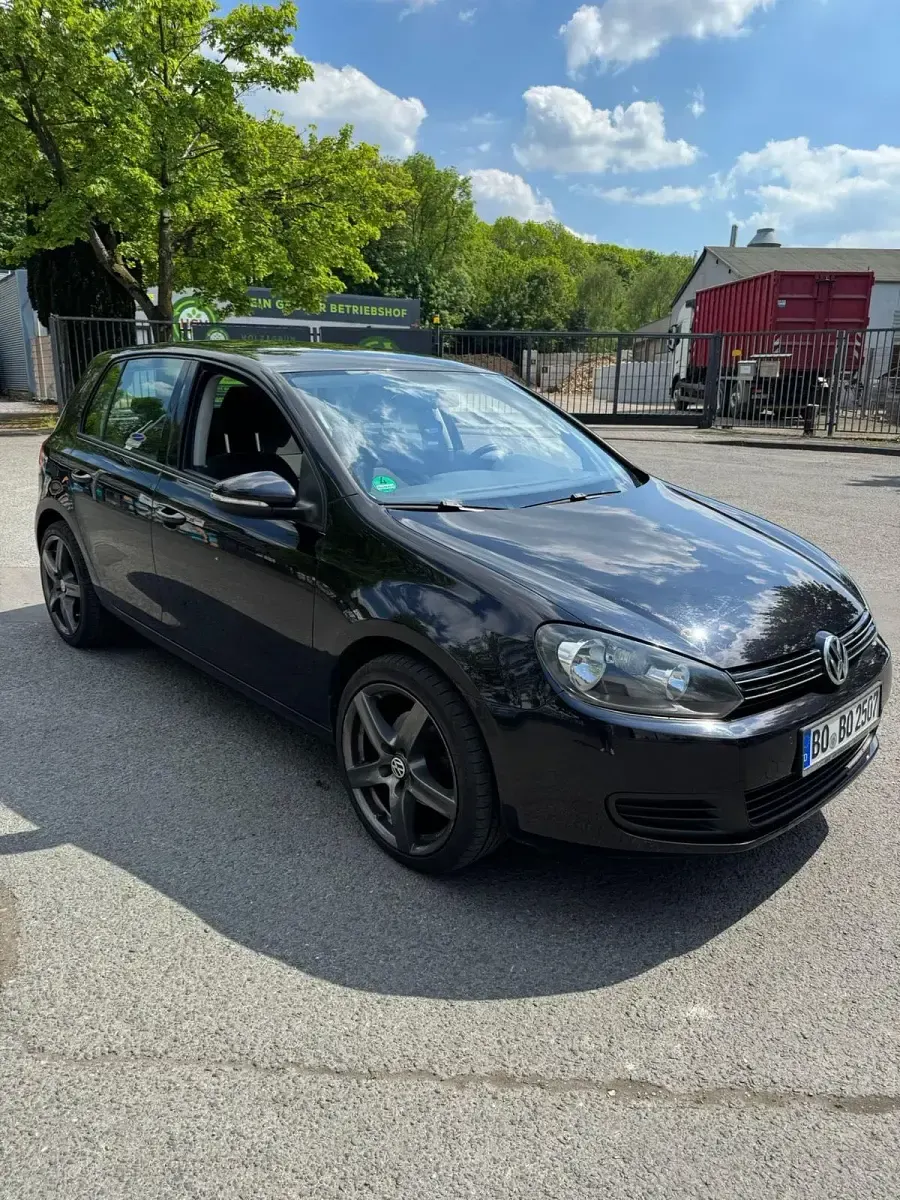 Gebraucht VW Golf VI 122 PS (89 kW) 2011 Schwarz Kleinwagen