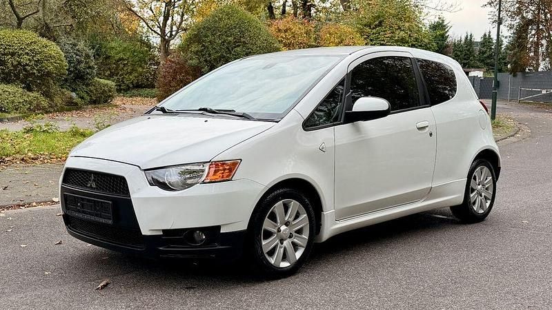 Gebraucht Mitsubishi Colt 75 PS (55 kW) 2010 Weiß Kleinwagen