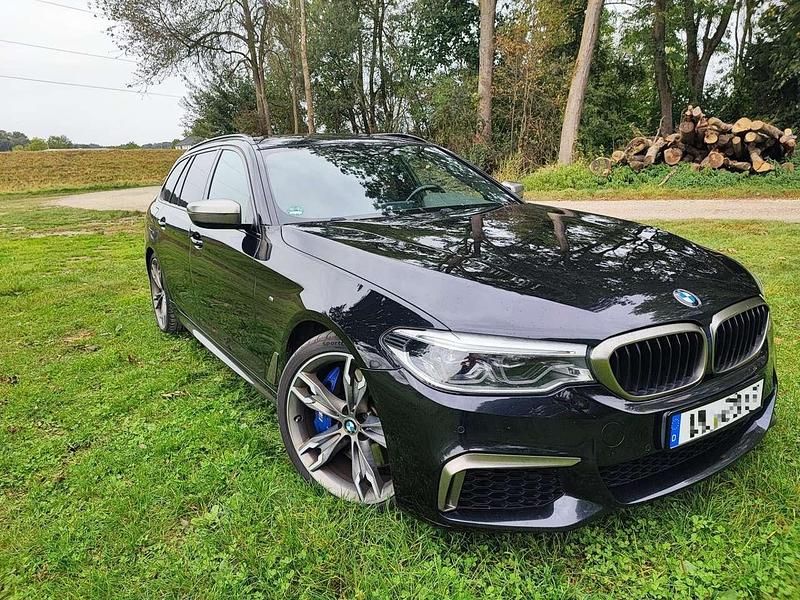 Schwarz Gebraucht 2018 BMW M550 Limousine | 31.480 € - Bild 1/4
