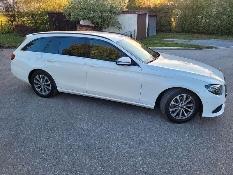 Second-hand Mercedes E200 150 CP (110 kW) 2017 Alb Berlinǎ