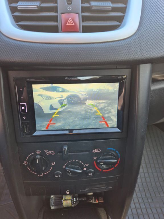 Gebraucht Peugeot 207 Urban Move 95 PS (69 kW) 2009 Weiß Limousine