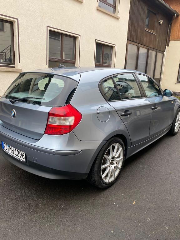 Grau Gebraucht 2006 BMW 116 Kleinwagen | 2.999 € (Teuer) - Bild 1/4