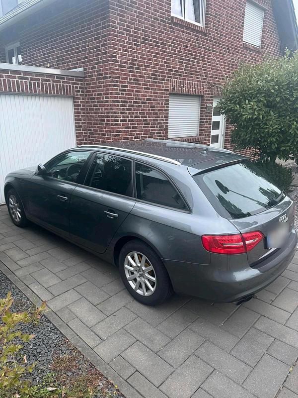 Gebraucht Audi A4 177 PS (130 kW) 2014 Grau Kombi