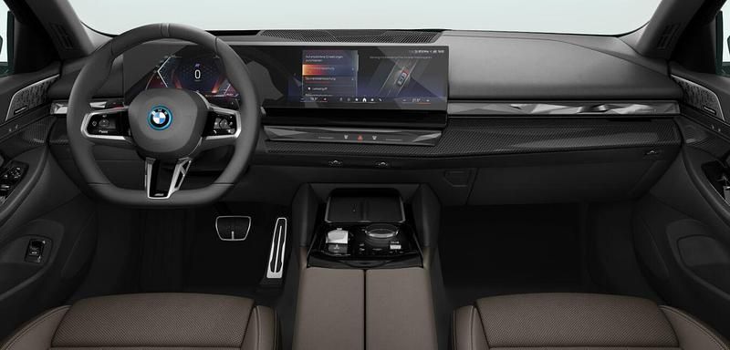 Gebraucht BMW 550e Comfort Edition 177 PS (130 kW) 2025 Grau Kombi